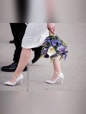 White Heart-Print Pointed Toe Pumps